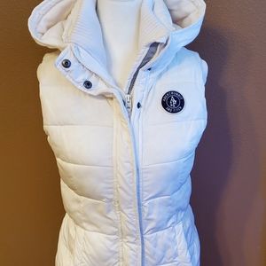 Abercrombie and Fitch hooded quilted vest XS